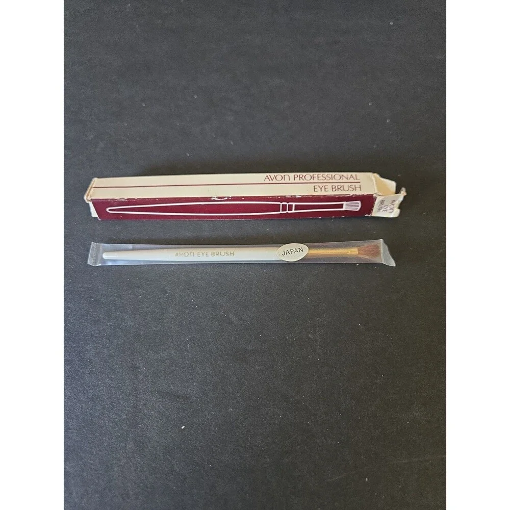 Vintage NOS New Avon Professional eye brush 1981 with Original Box